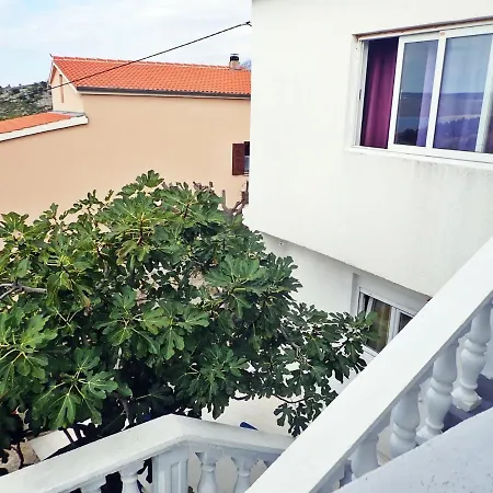 In Jasenice 38615
